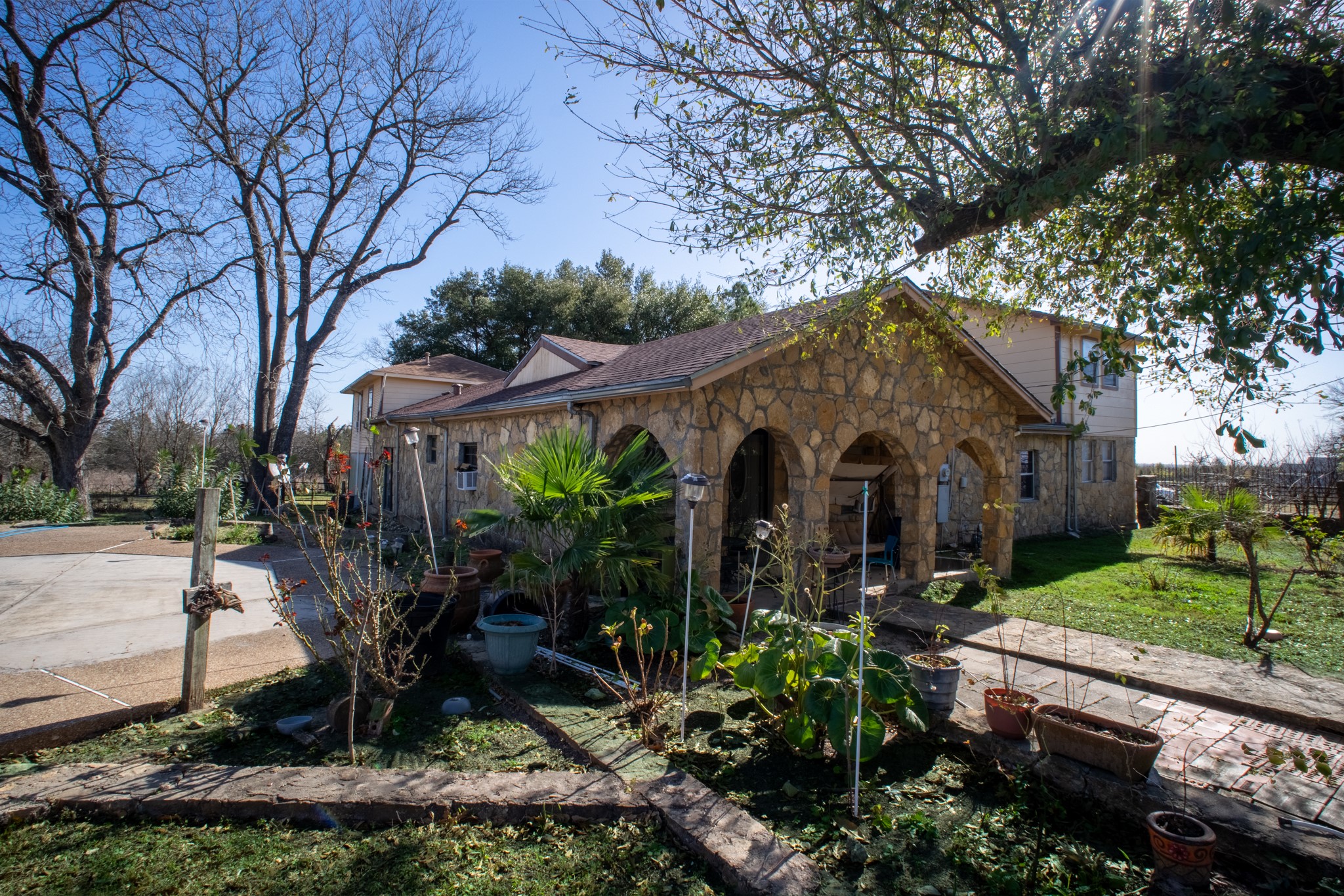 1025 S Belknap Street Mexia TX 76667