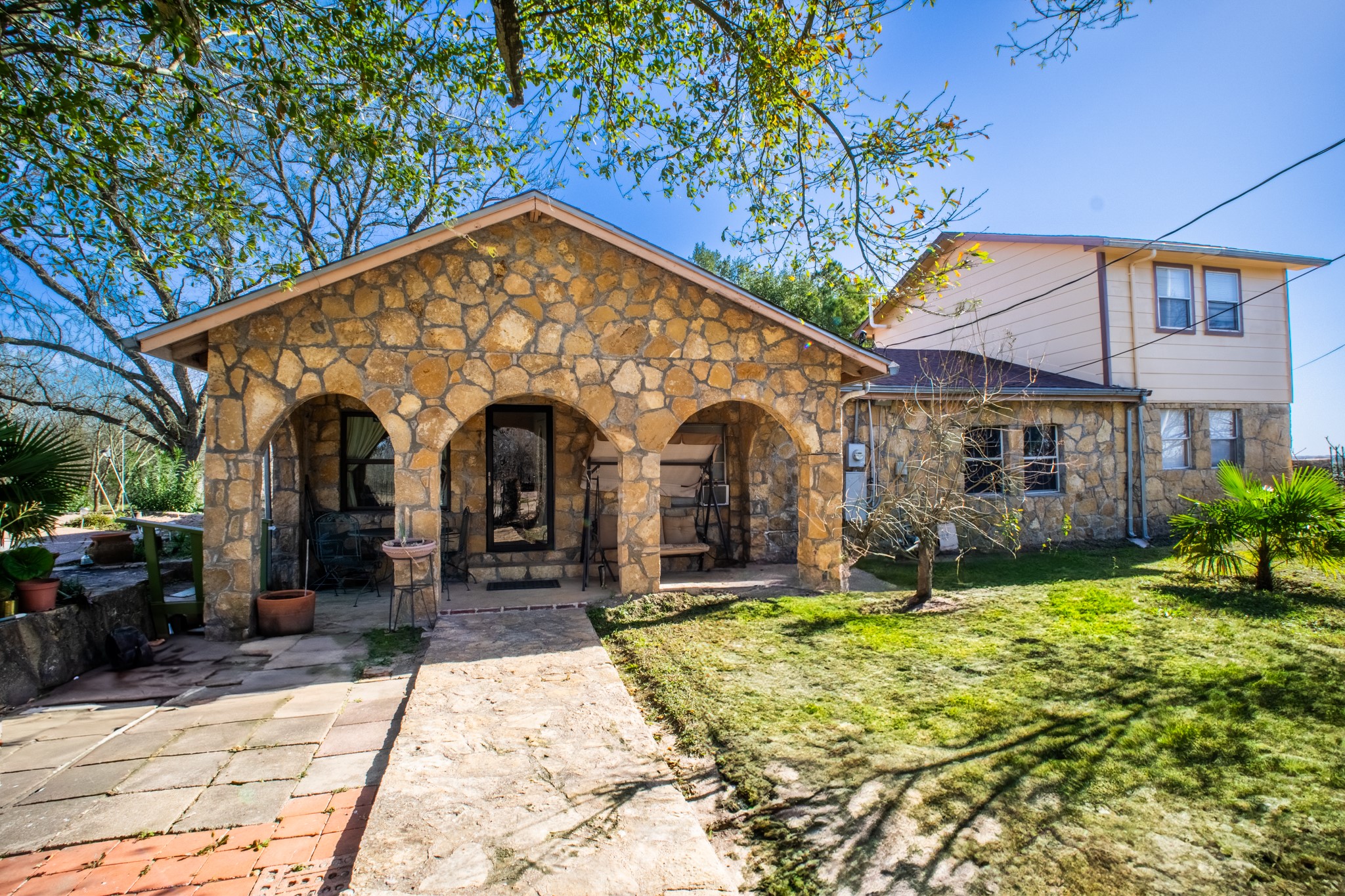 1025 S Belknap Street Mexia TX 76667