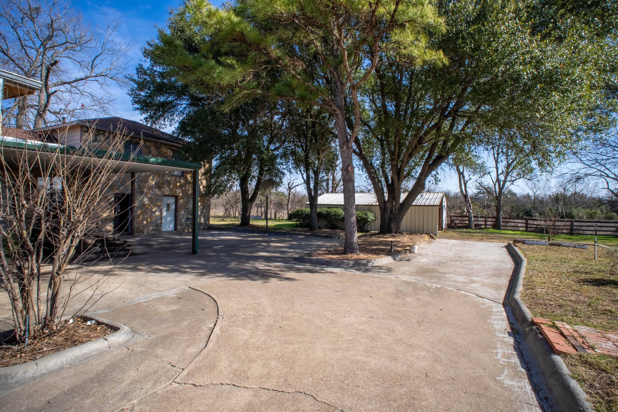 1025 S Belknap Street Mexia TX 76667