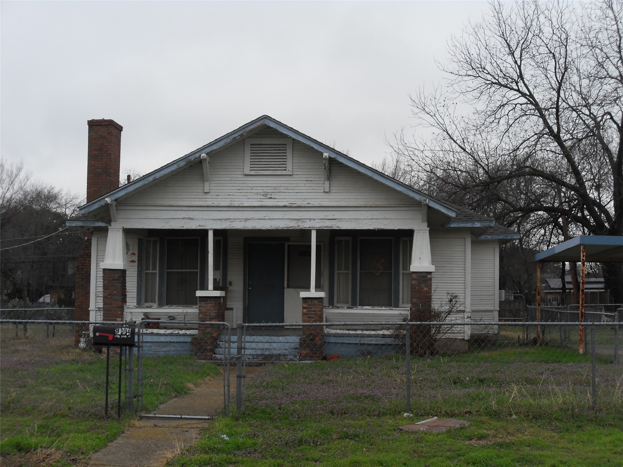 6104 Twin Oaks Drive Forest Hill TX 76119