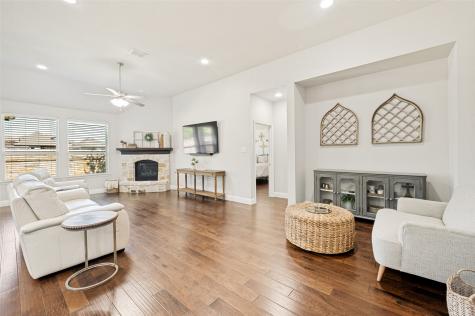 317 Lake Livingston Trail Mckinney TX 75071