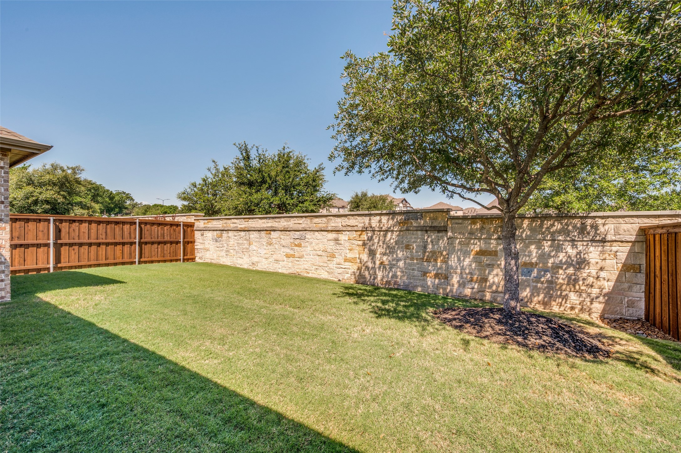 317 Lake Livingston Trail Mckinney TX 75071