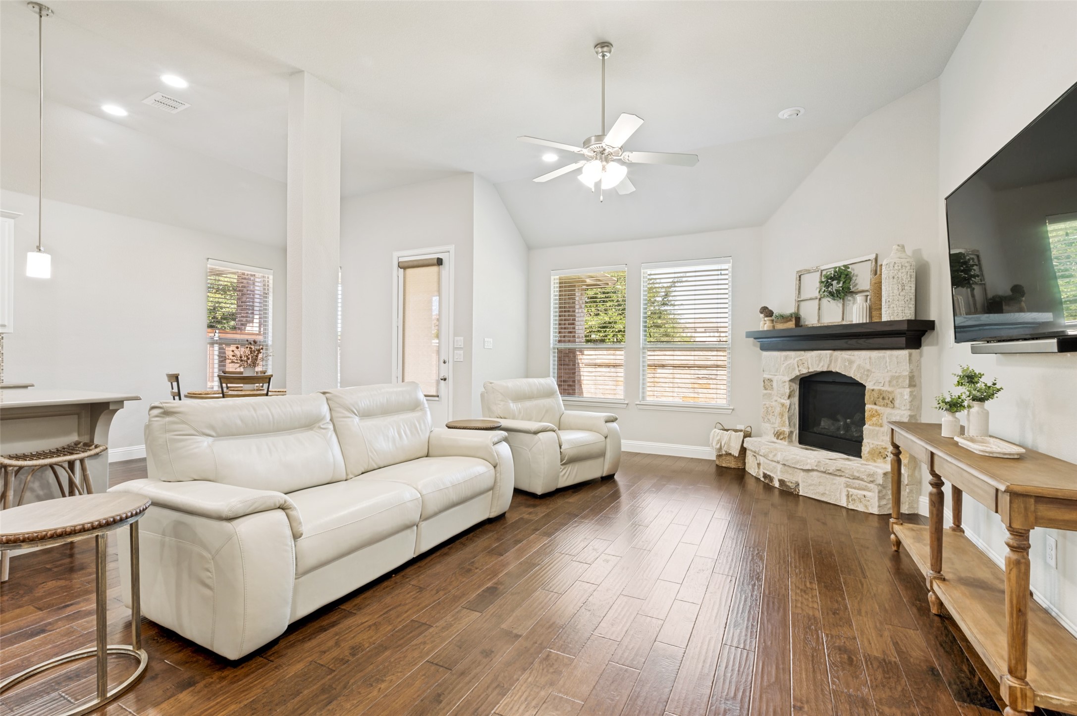 317 Lake Livingston Trail Mckinney TX 75071