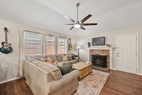 4220 Maryanne Place Haltom City TX 76137