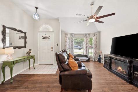 4220 Maryanne Place Haltom City TX 76137