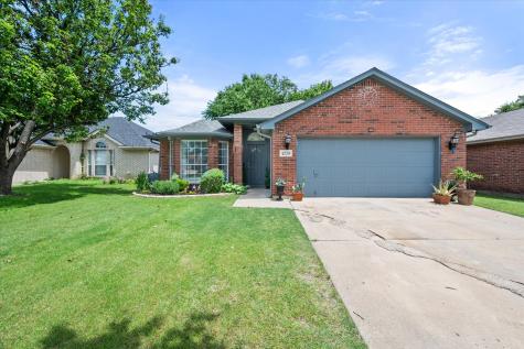 4220 Maryanne Place Haltom City TX 76137