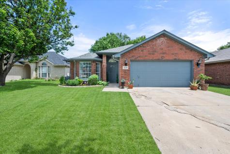 4220 Maryanne Place Haltom City TX 76137