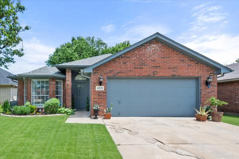 4220 Maryanne Place Haltom City TX 76137