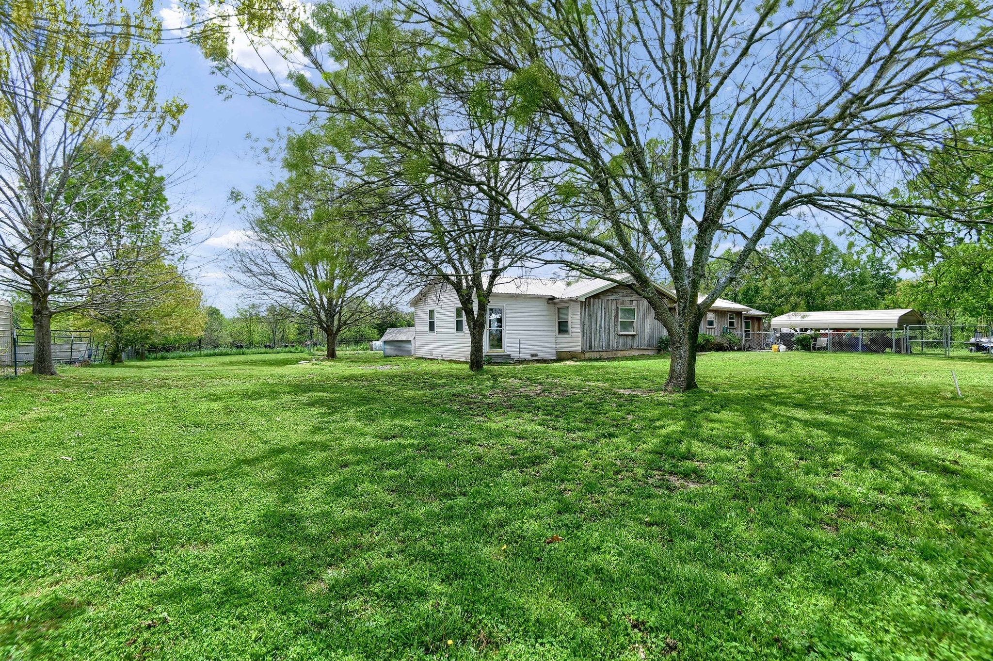 484 County Road 1206 Savoy TX 75479