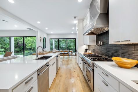655 Kessler Reserve Court Dallas TX 75208