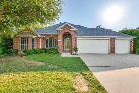 1624 Babbling Brook Drive Grand Prairie TX 75050