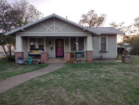 1610 S Blackburn Street Brady TX 76825