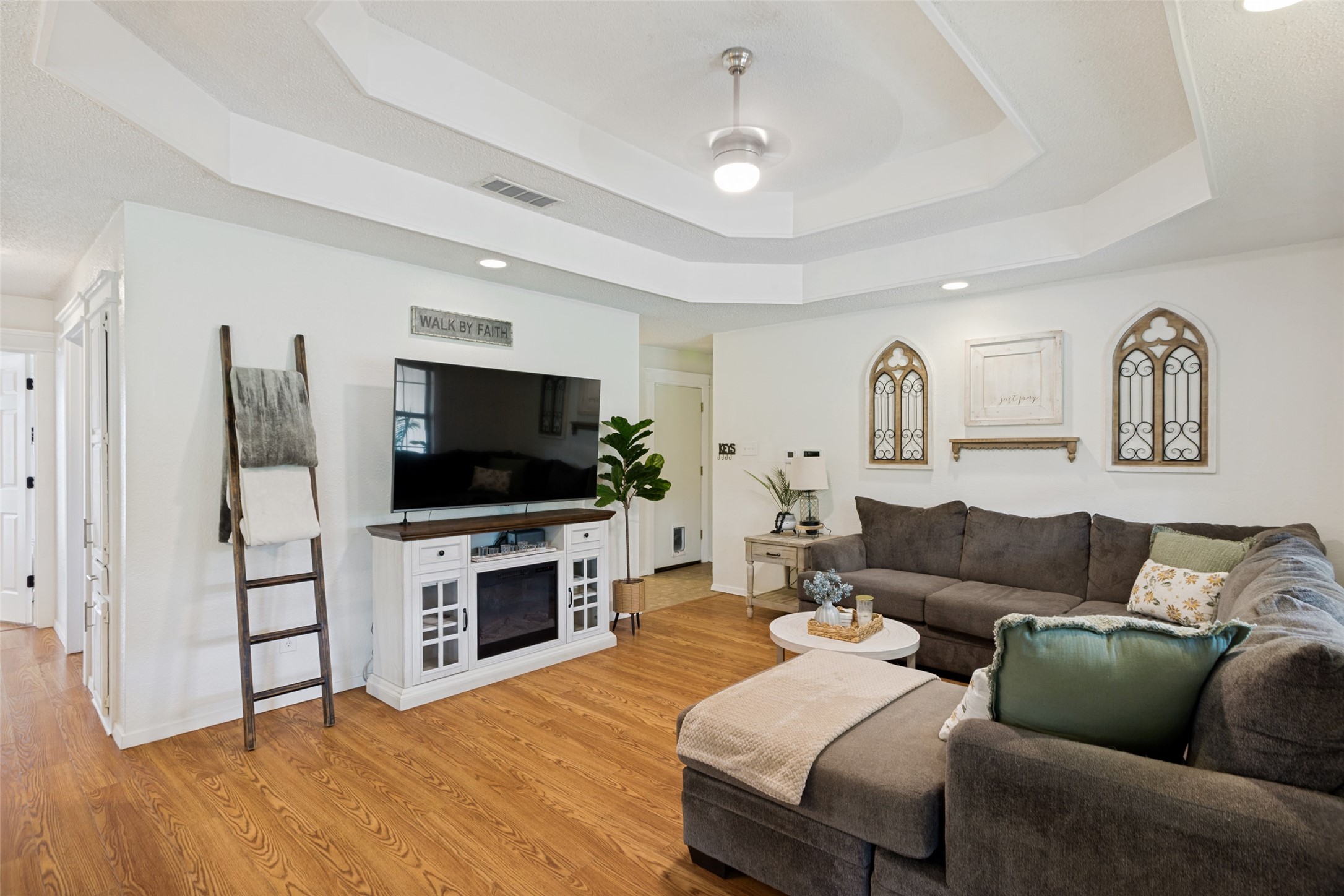 2648 Shadow Ridge Drive Burleson TX 76028