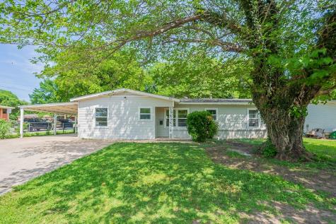 3636 Oakwood Street Haltom City TX 76117