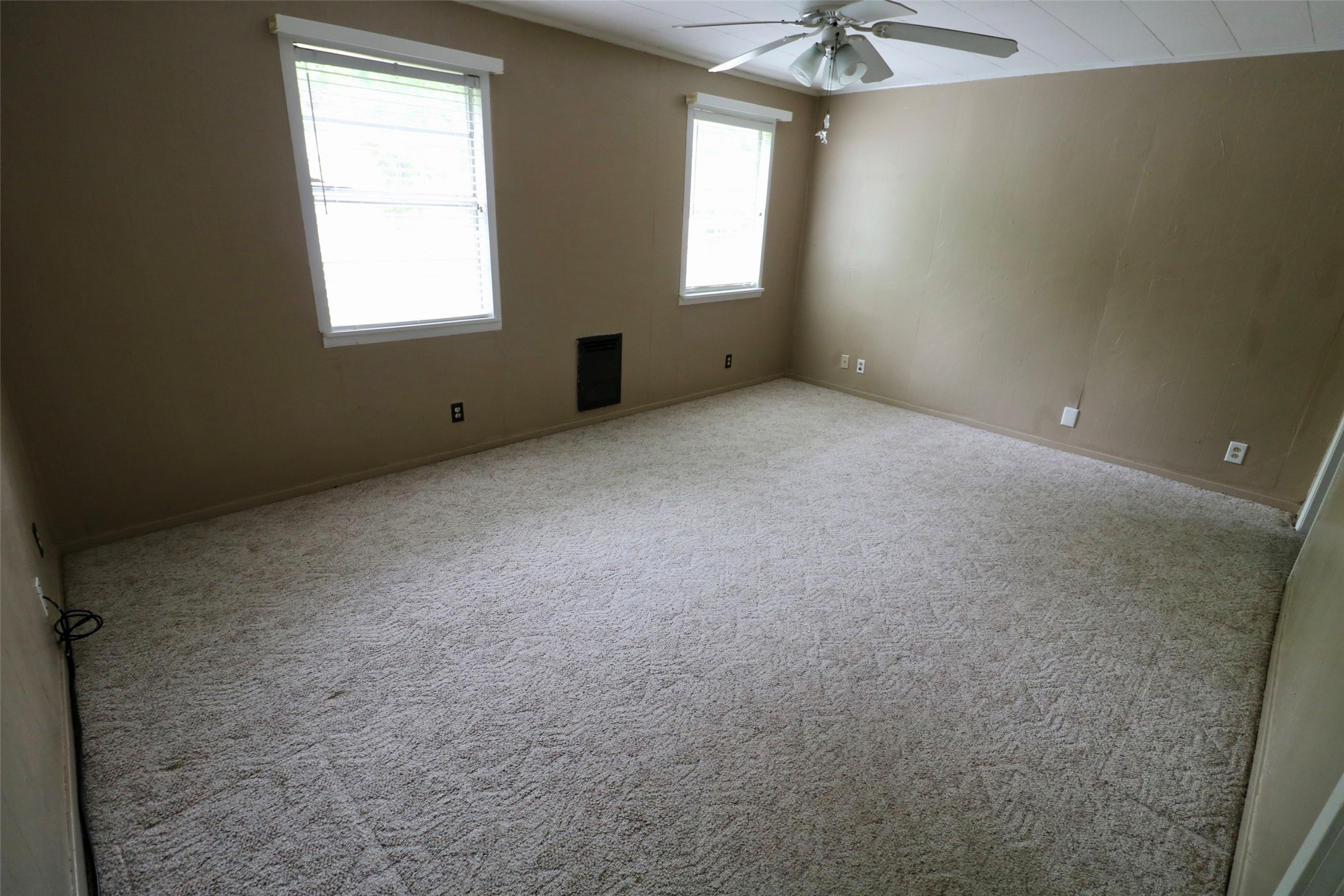 270 SE 26th Street Paris TX 75460