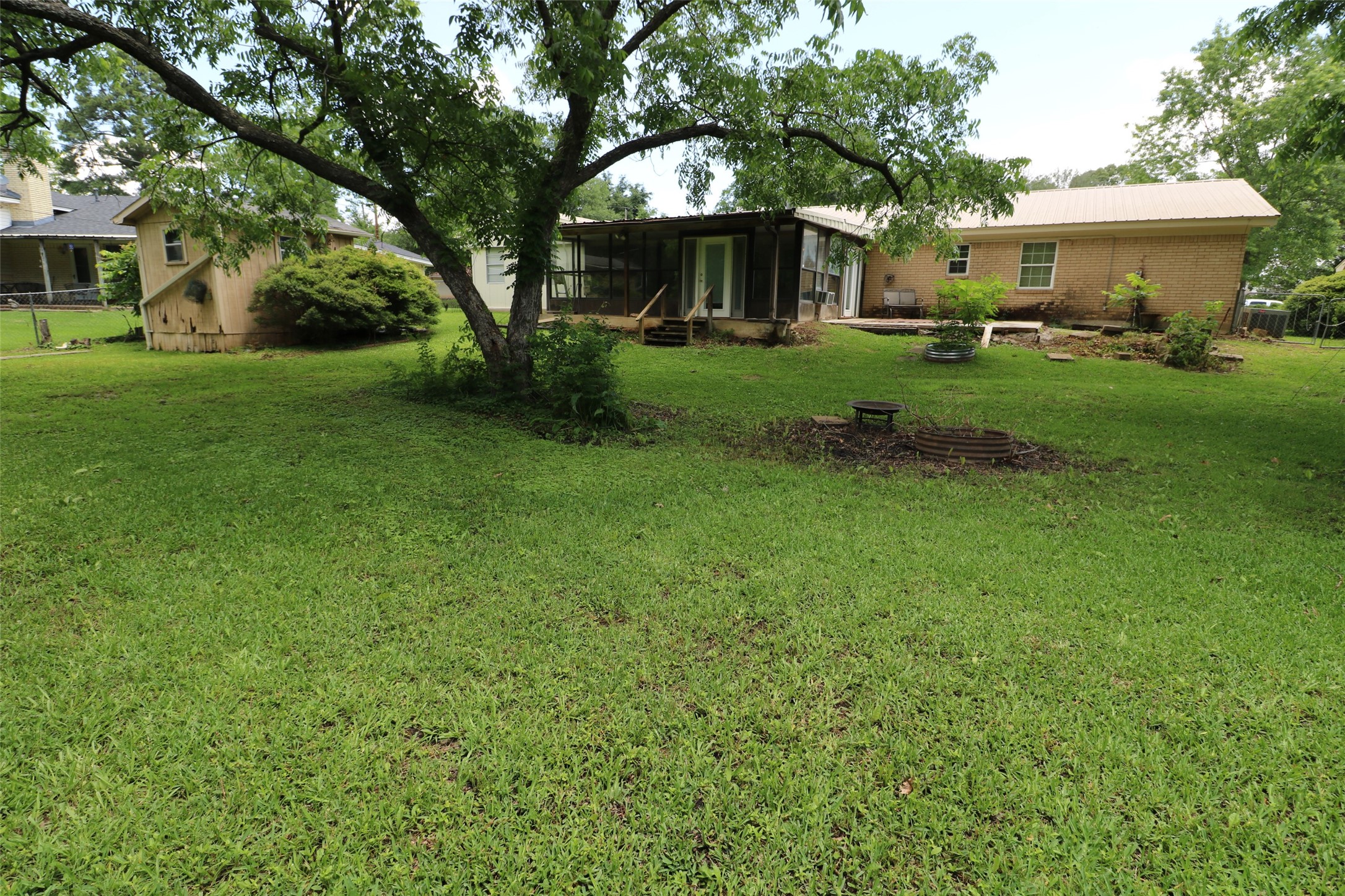 270 SE 26th Street Paris TX 75460