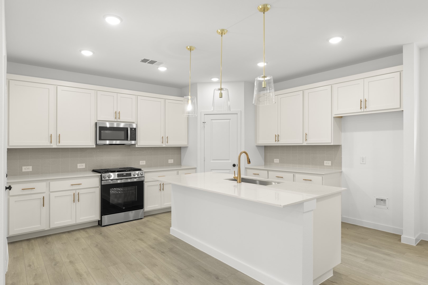 14201 Gallatin Street Pilot Point TX 76258