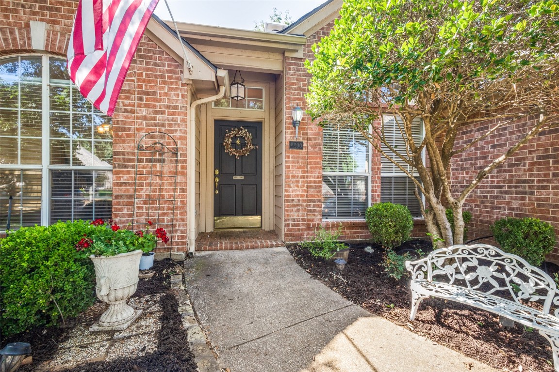 2200 Knob Hill Drive Corinth TX 76210