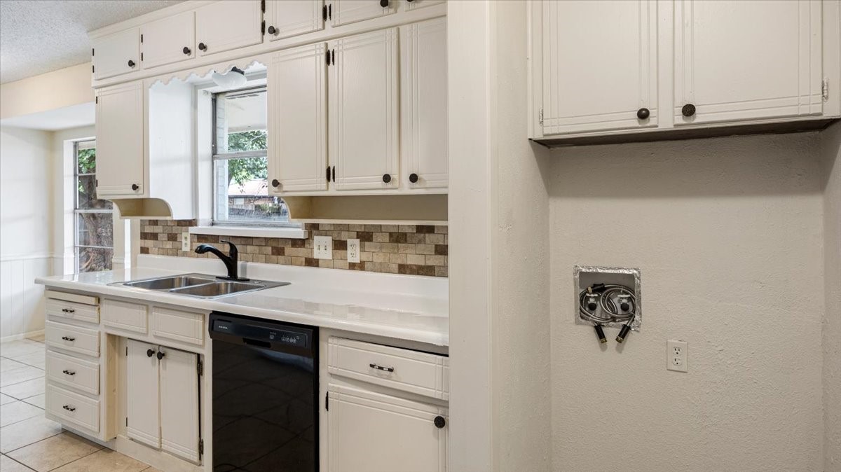 2102 E Timberview Lane Arlington TX 76014