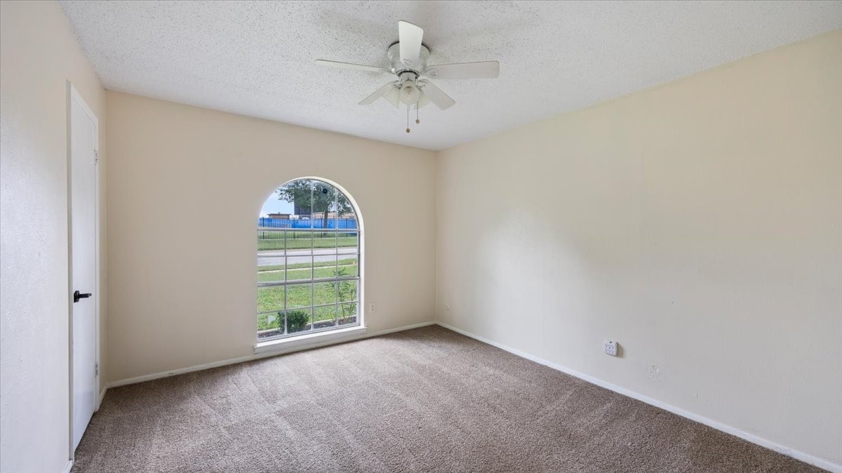2102 E Timberview Lane Arlington TX 76014