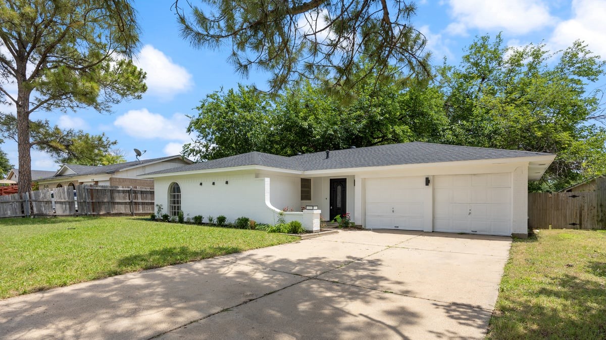 2102 E Timberview Lane Arlington TX 76014