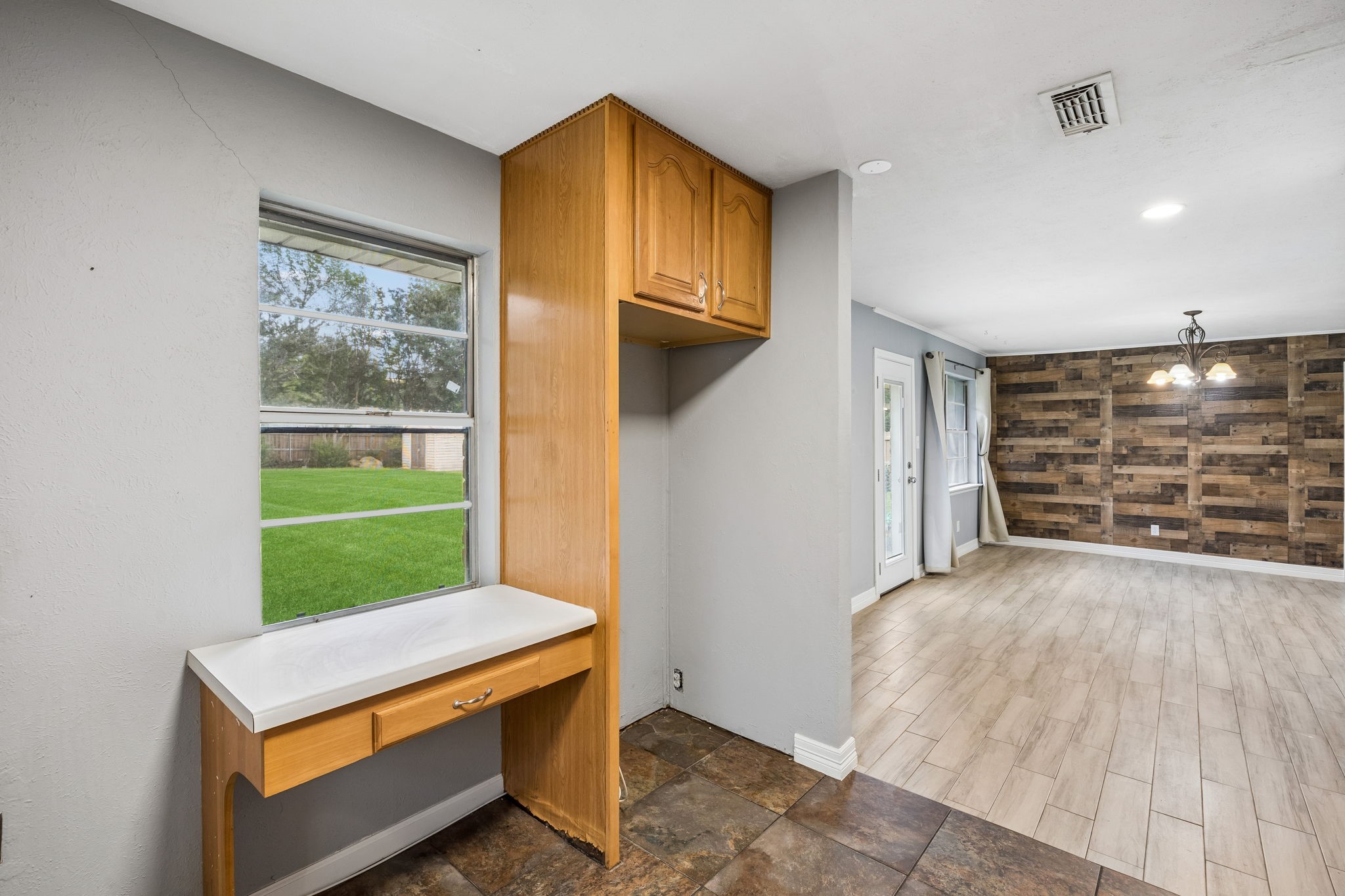 801 Broadway Avenue Euless TX 76040