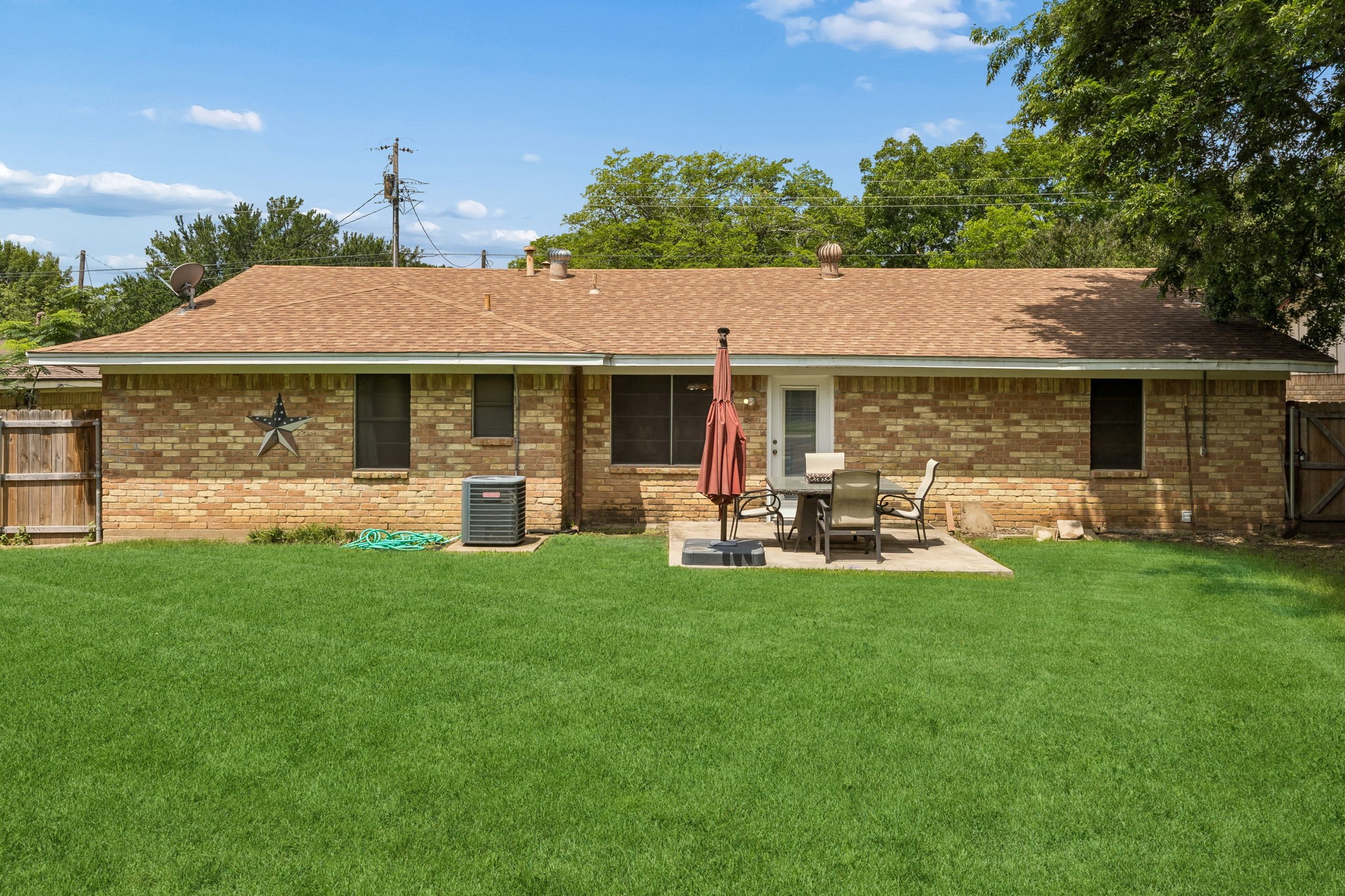801 Broadway Avenue Euless TX 76040