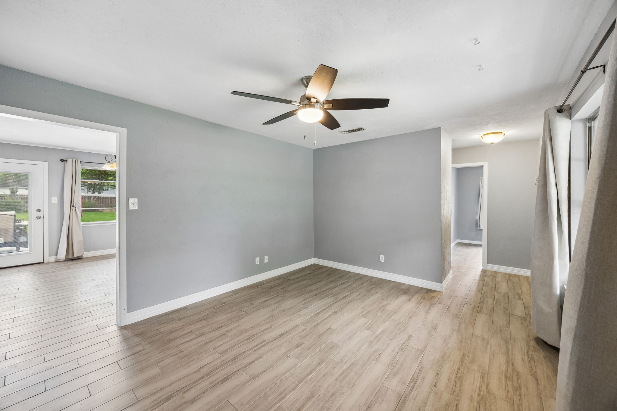 801 Broadway Avenue Euless TX 76040