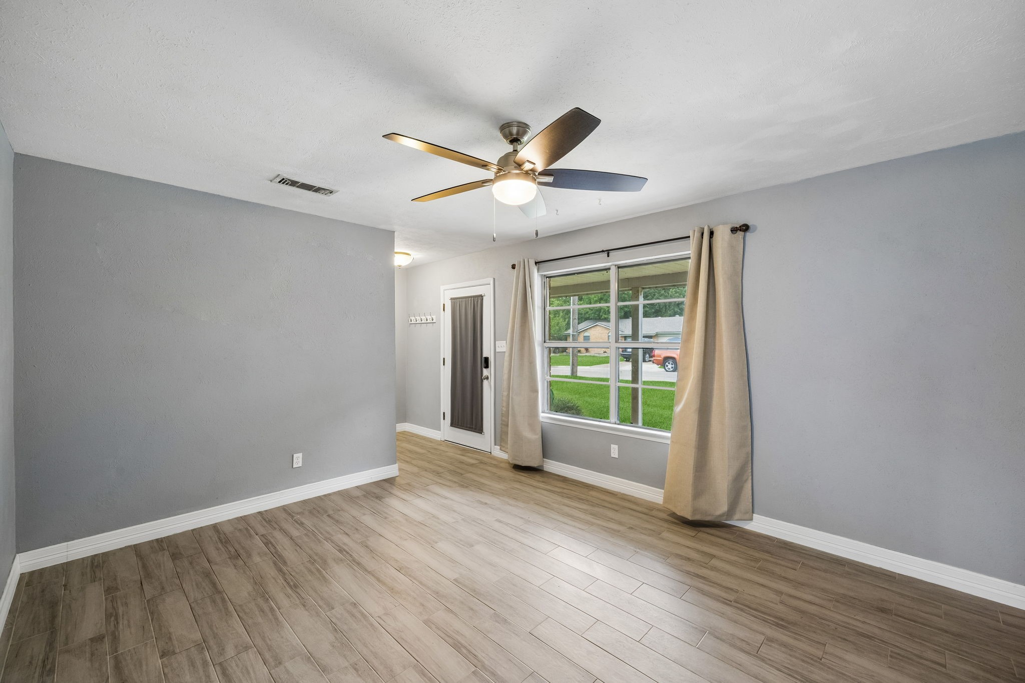 801 Broadway Avenue Euless TX 76040