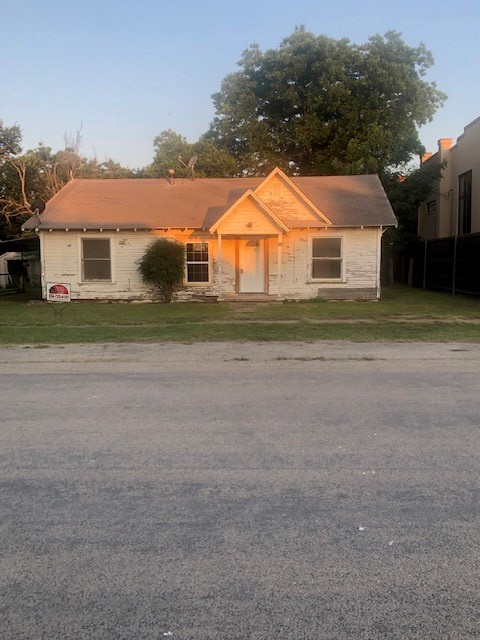 108 S Avenue D Cross Plains TX 76443