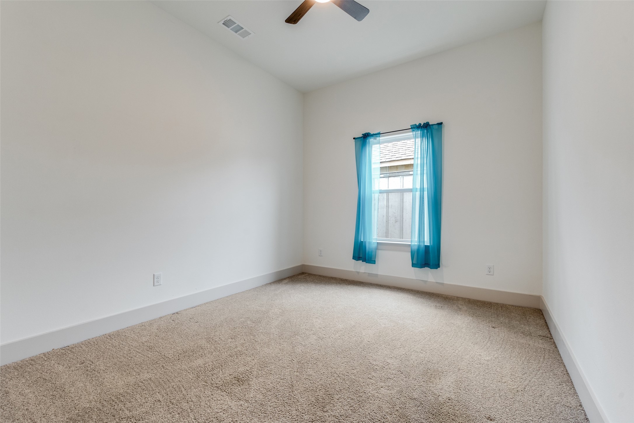 2340 Denmark Street Dallas TX 75253