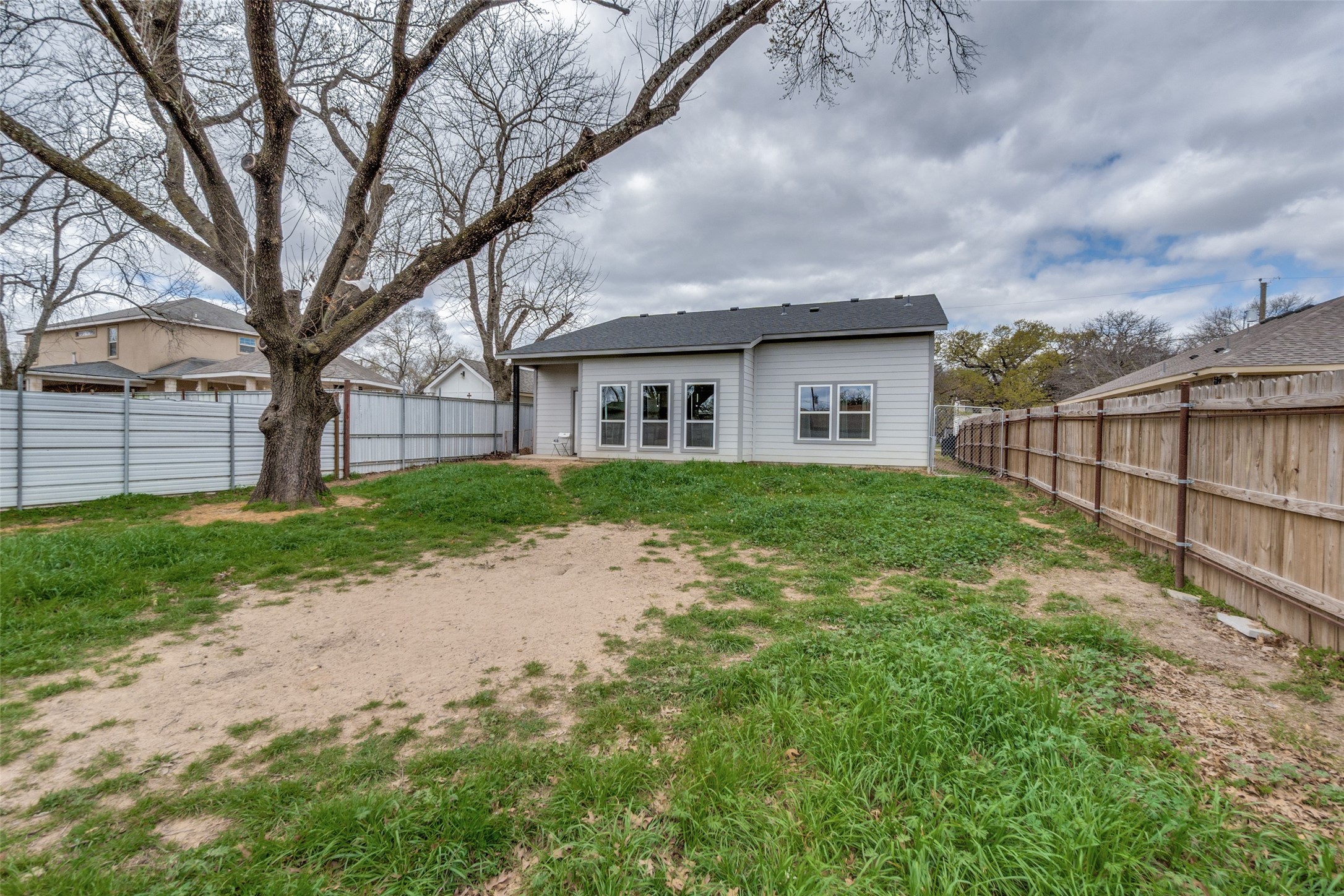 2340 Denmark Street Dallas TX 75253