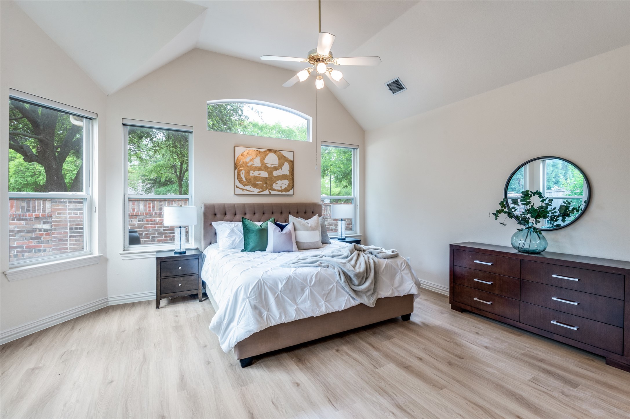 3752 Park Place Addison TX 75001