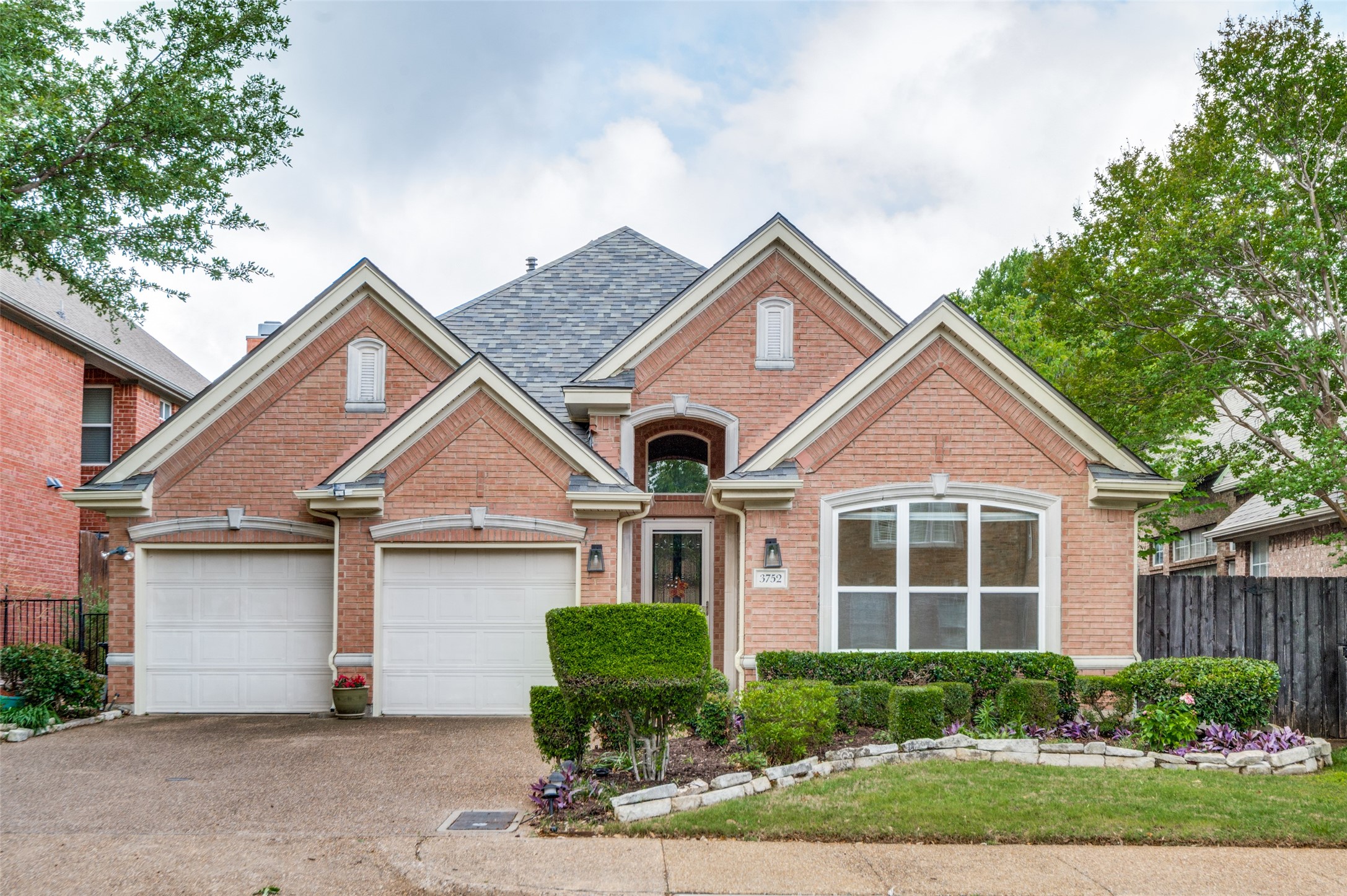 3752 Park Place Addison TX 75001