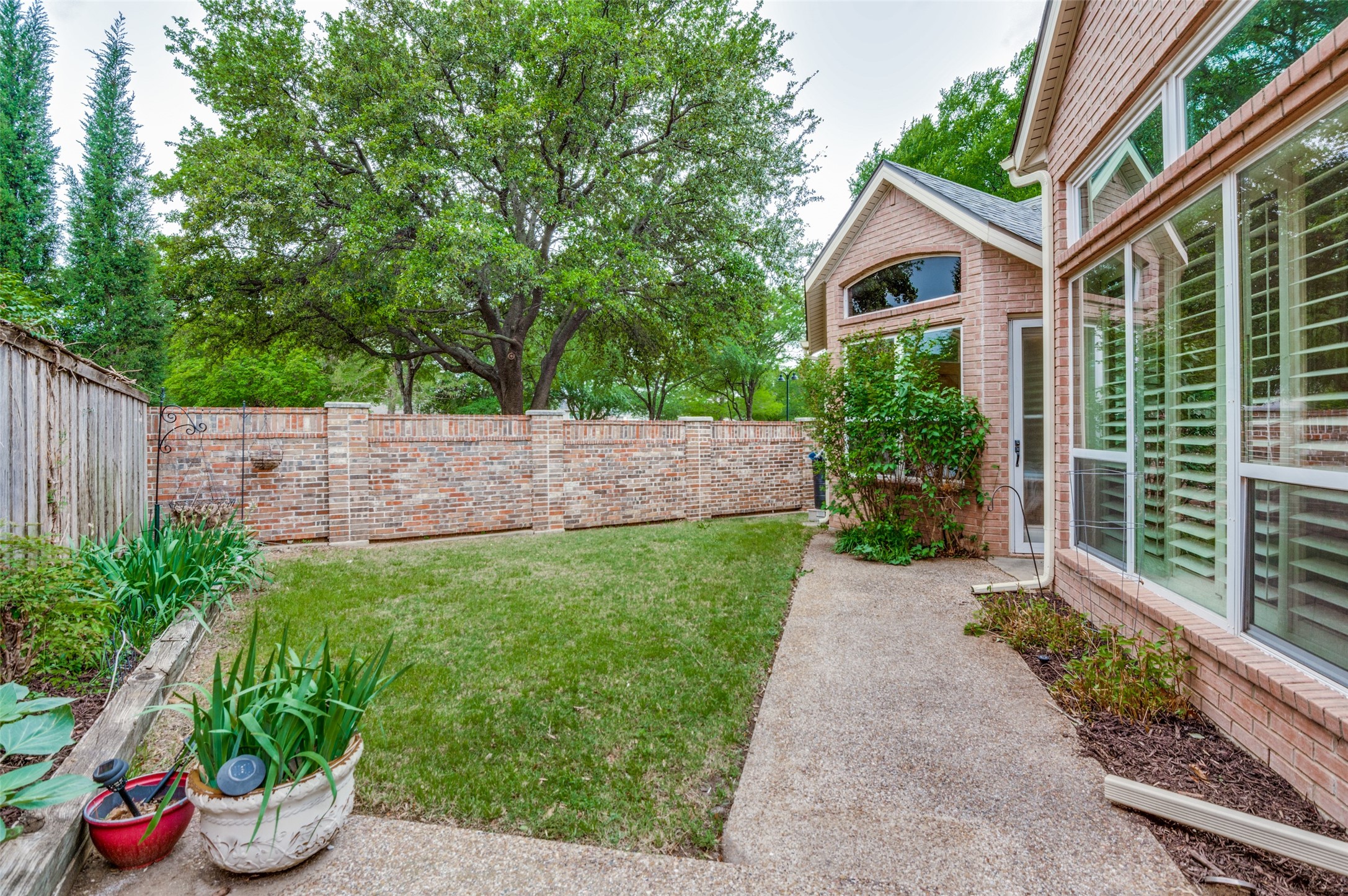 3752 Park Place Addison TX 75001
