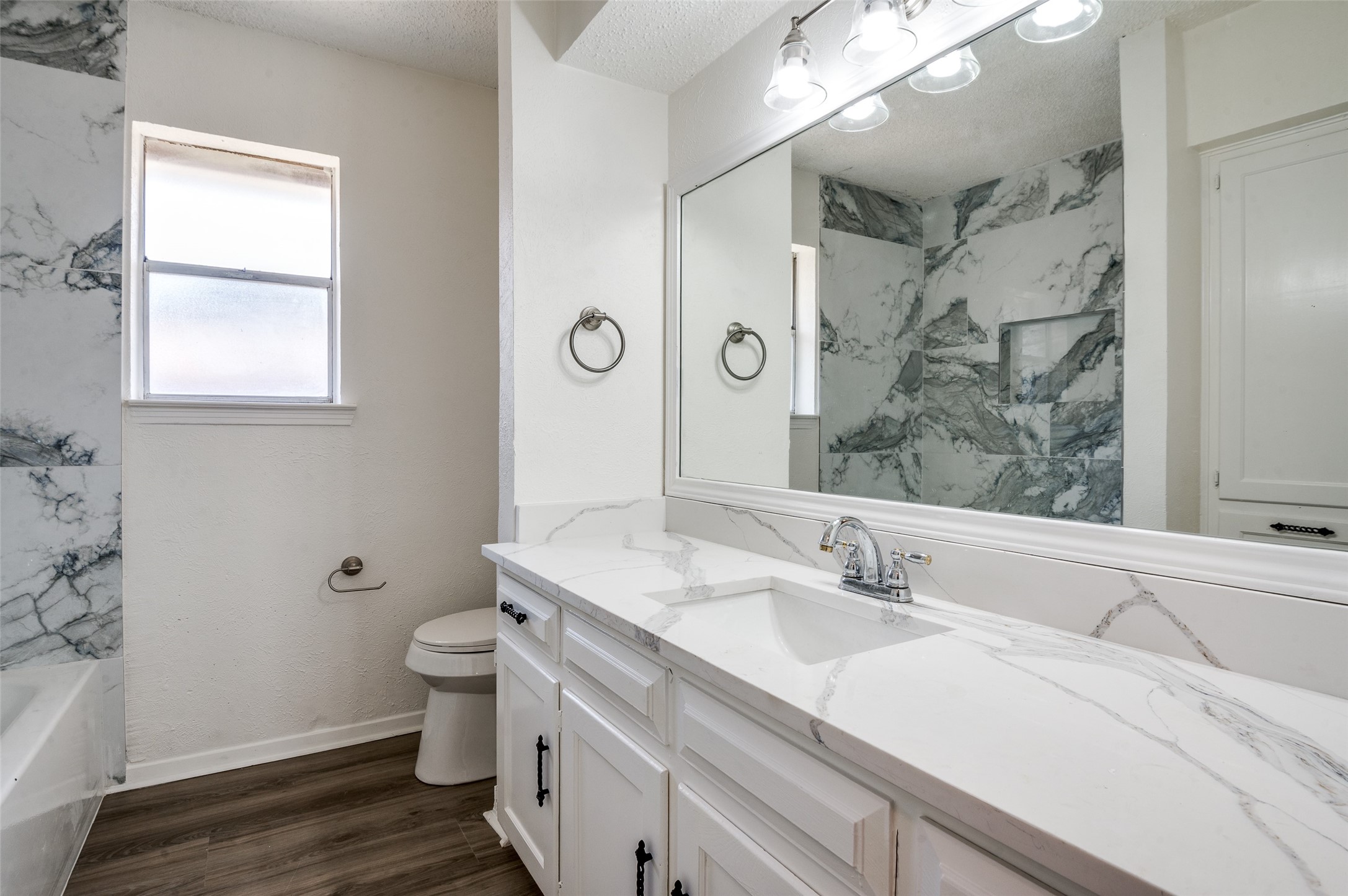 1902 Pat Lane Carrollton TX 75006