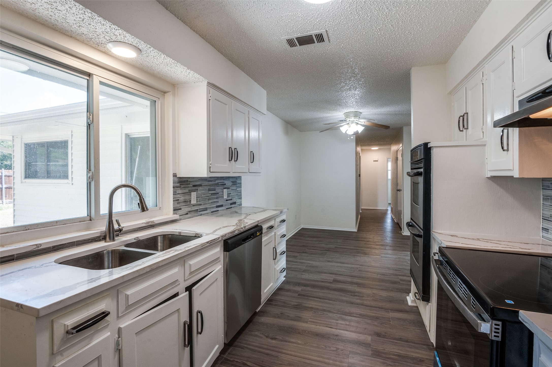 1902 Pat Lane Carrollton TX 75006