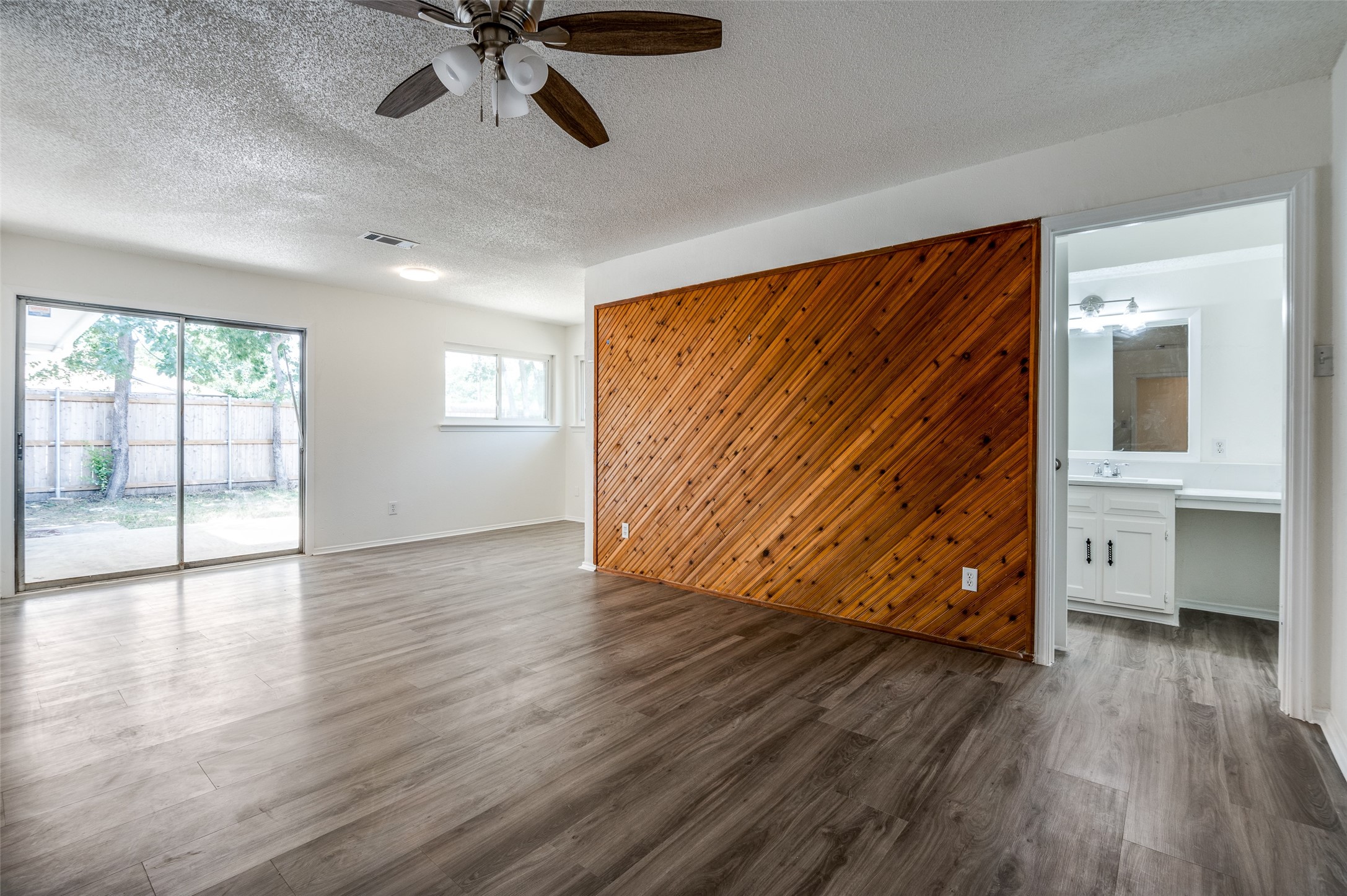 1902 Pat Lane Carrollton TX 75006