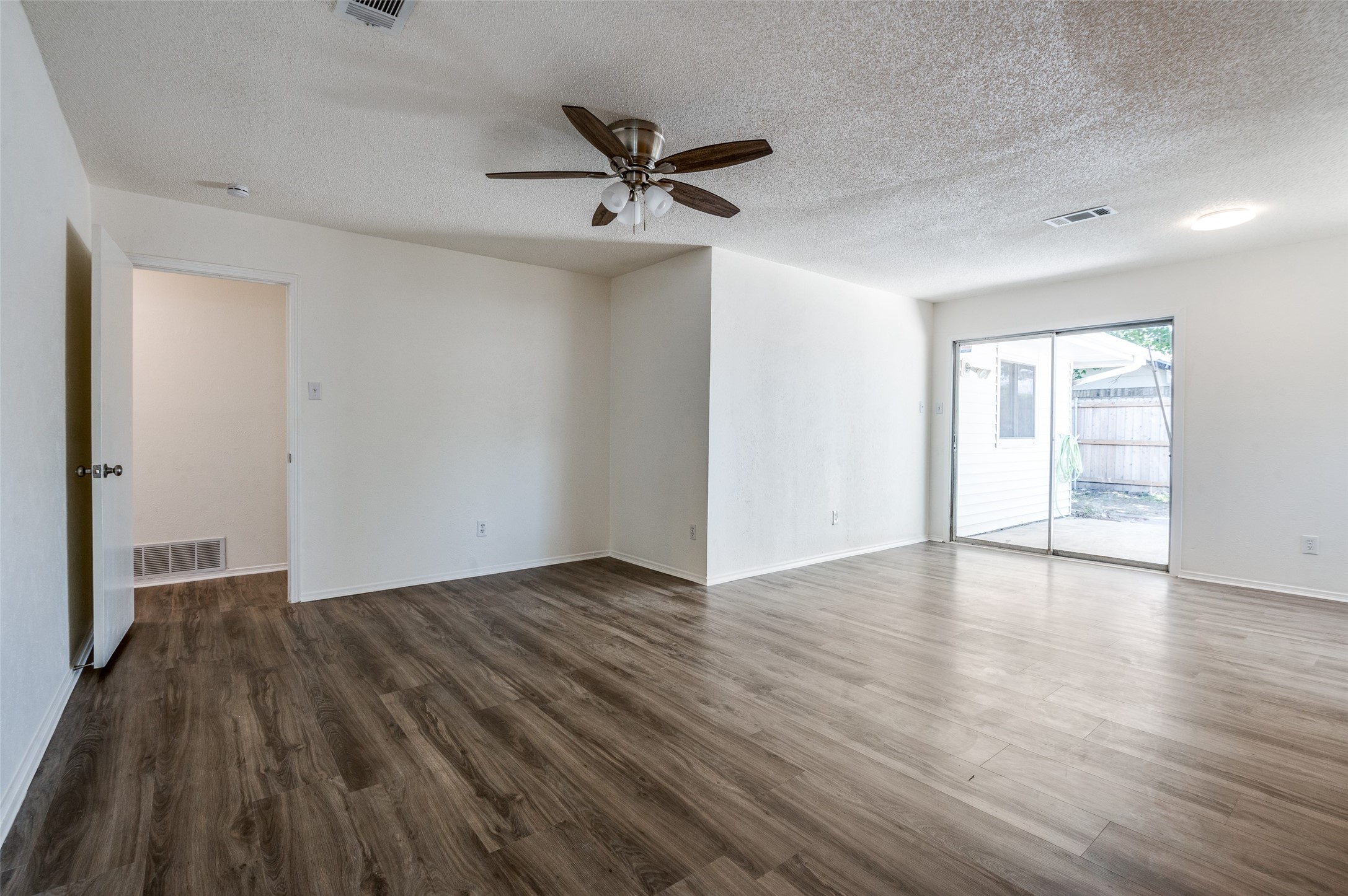 1902 Pat Lane Carrollton TX 75006