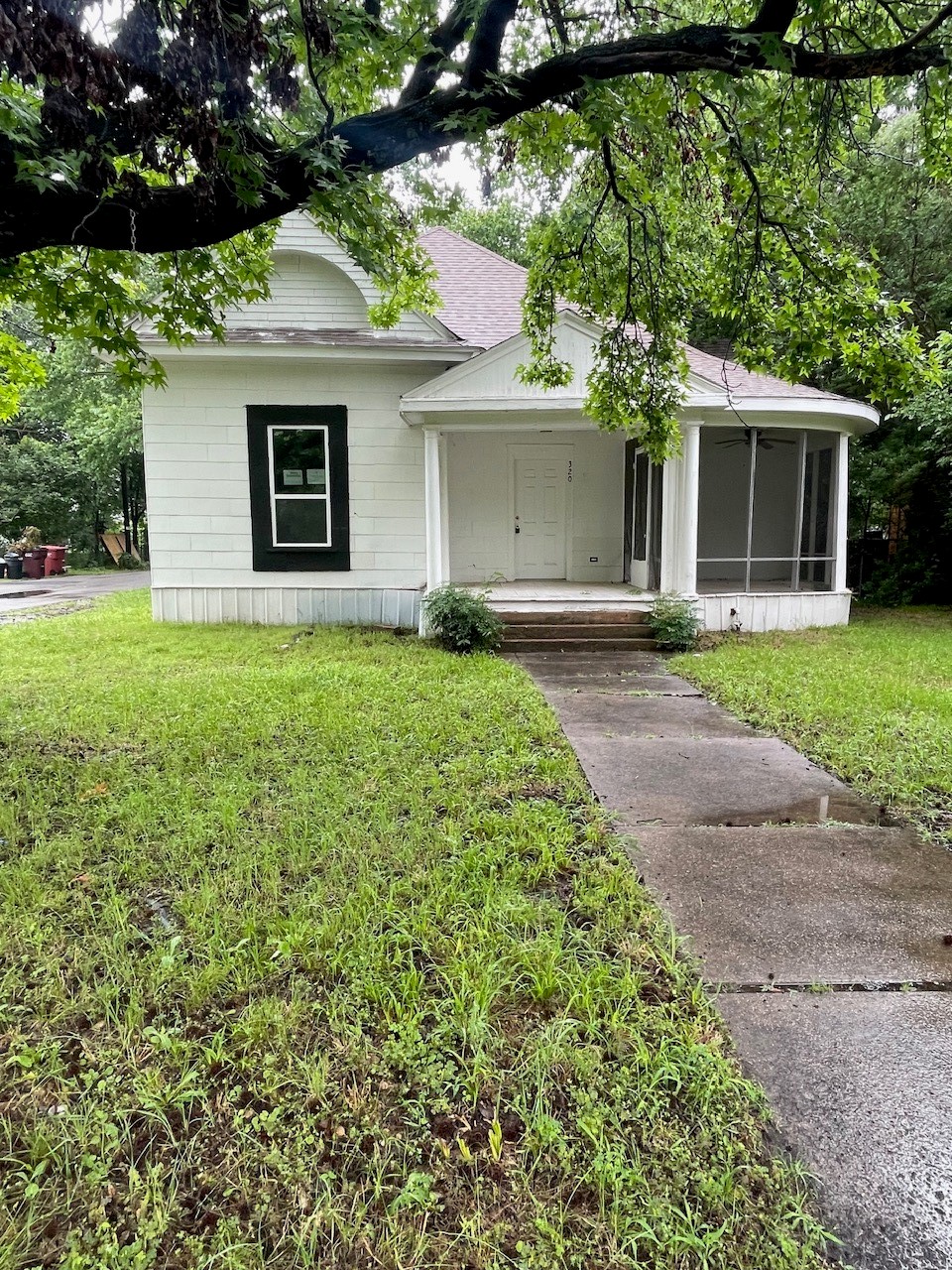 320 W 6th Street Bonham TX 75418