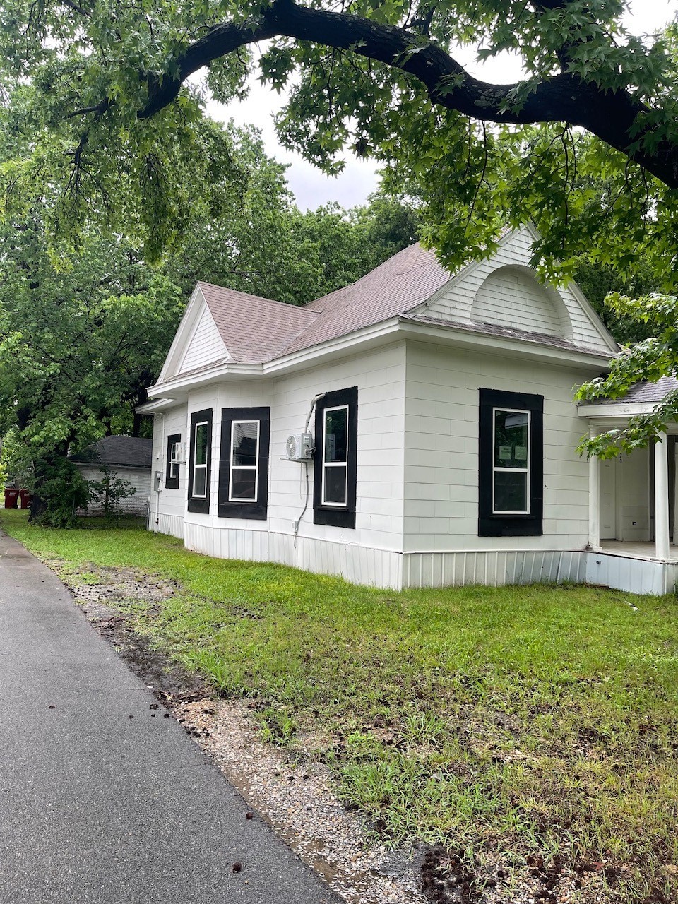 320 W 6th Street Bonham TX 75418