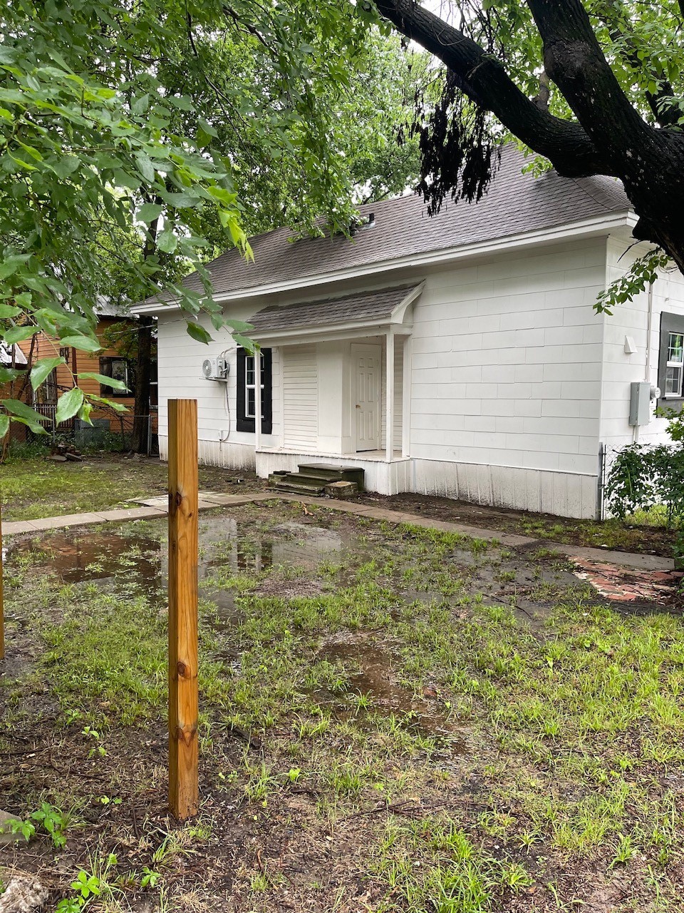 320 W 6th Street Bonham TX 75418