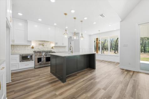377 Oak Cove Court Sunset TX 76270