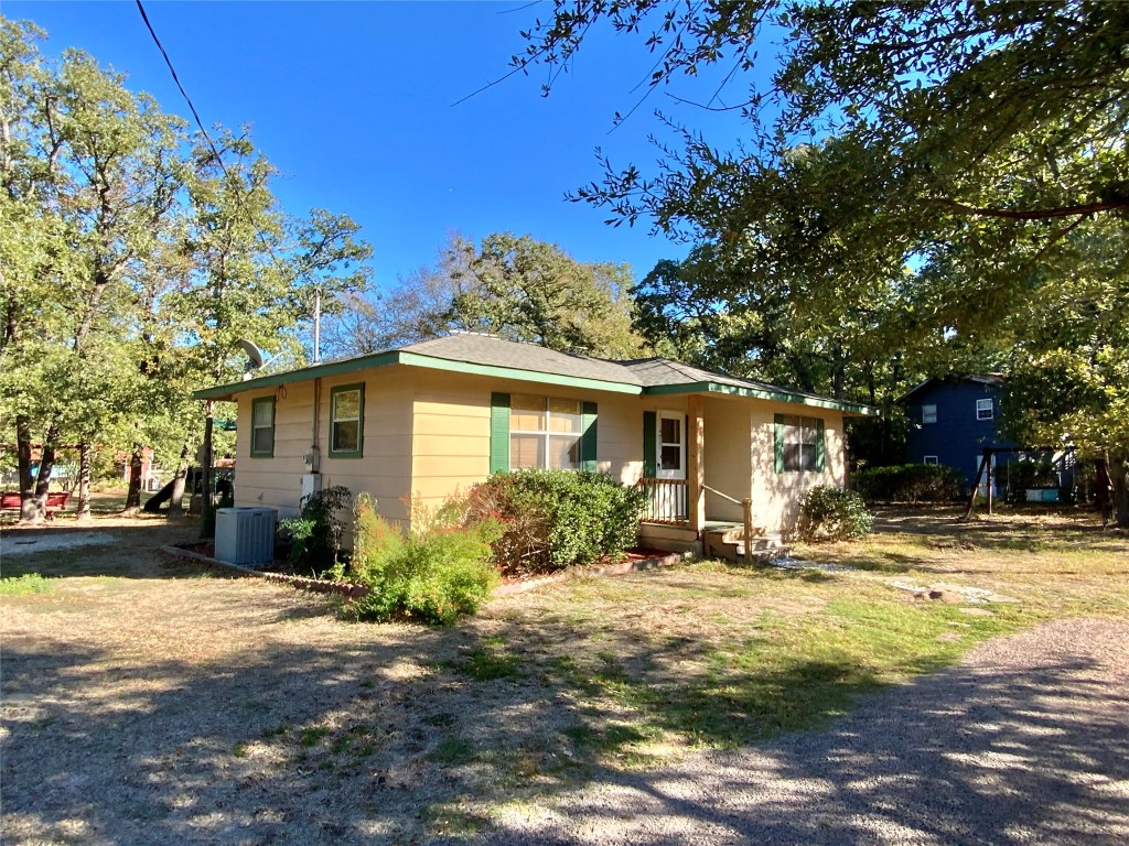 60 Country Place Lane Valley View TX 76272