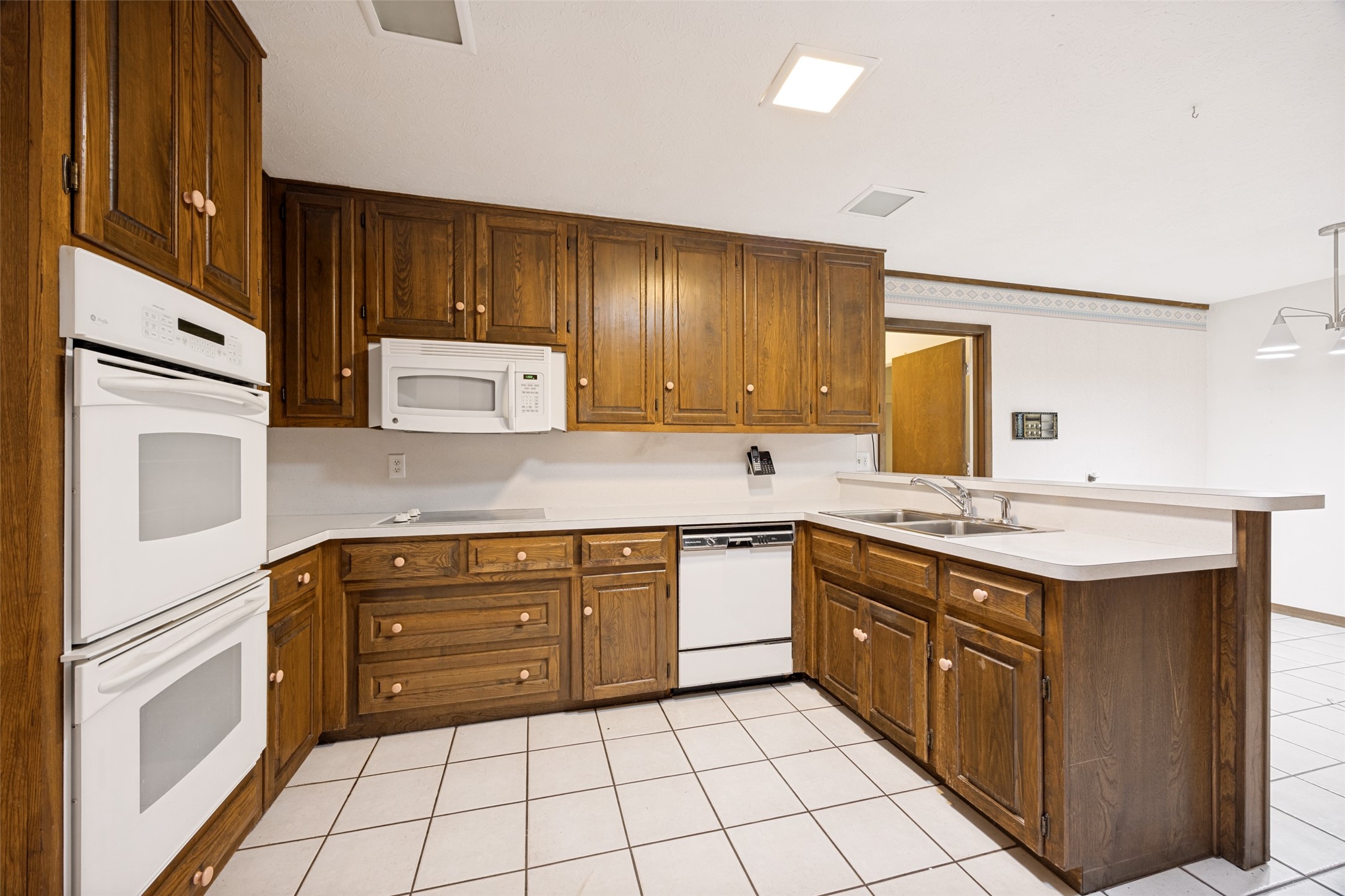 6727 Southpoint Drive Dallas TX 75248