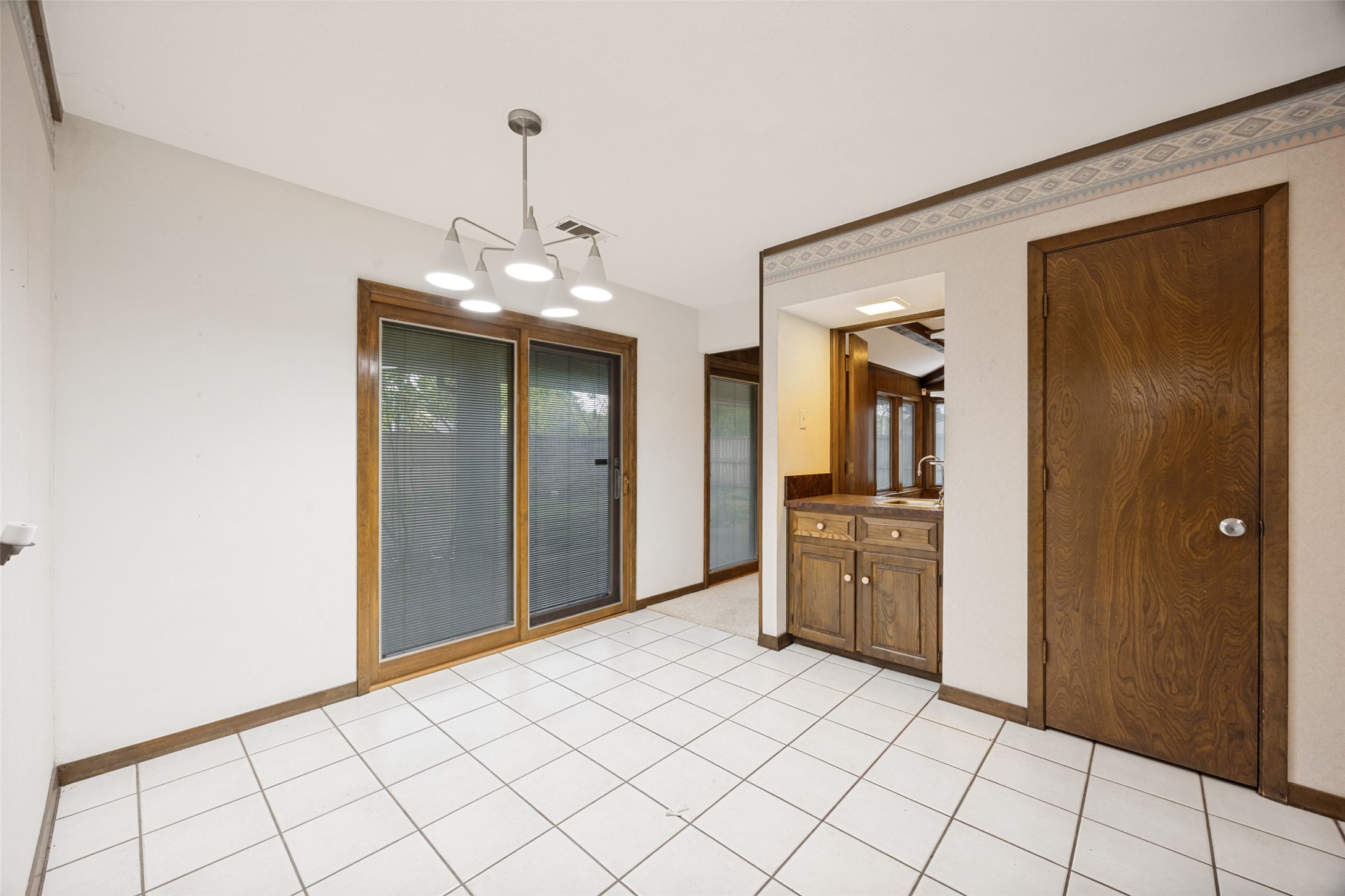 6727 Southpoint Drive Dallas TX 75248