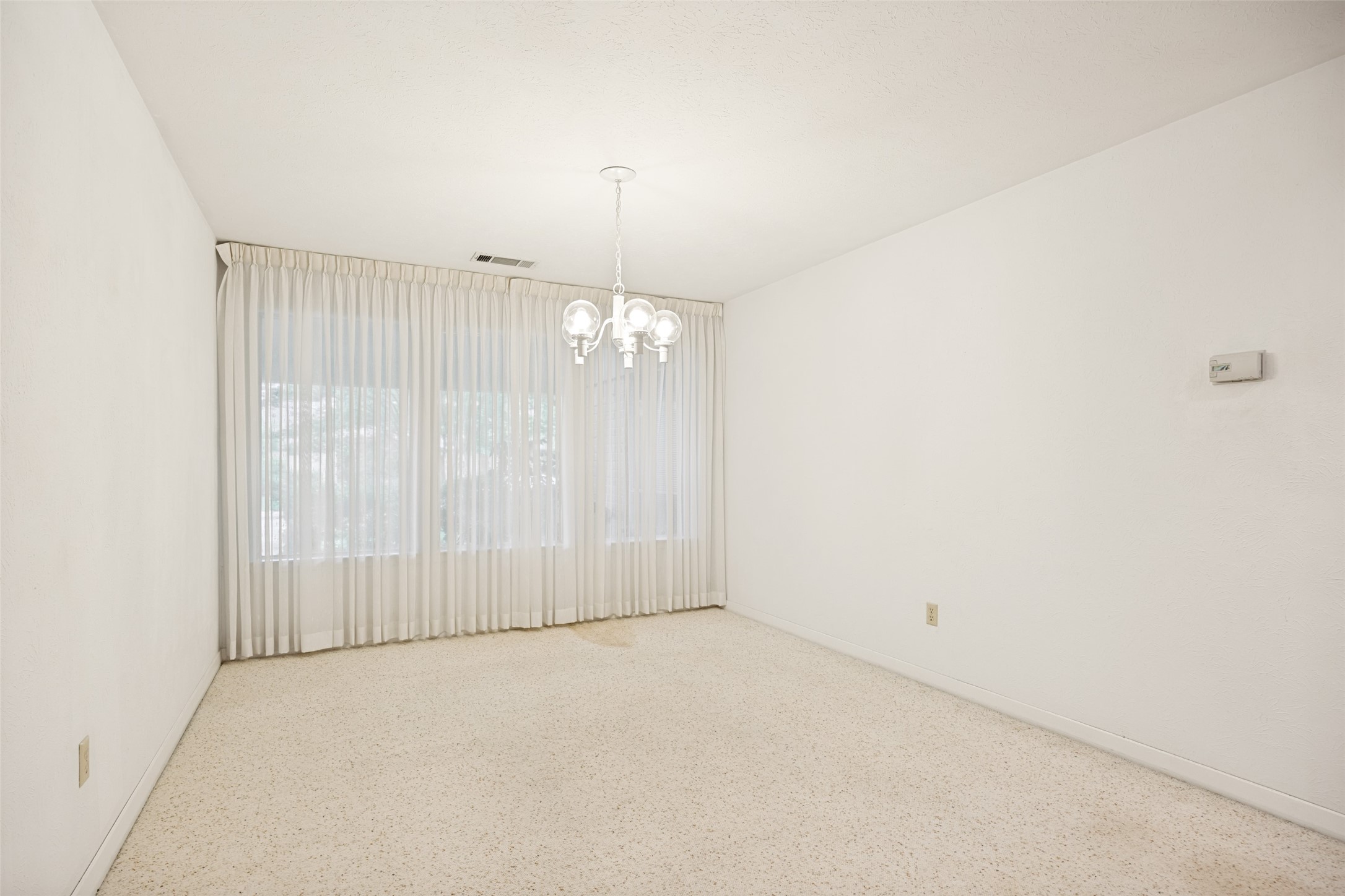 6727 Southpoint Drive Dallas TX 75248