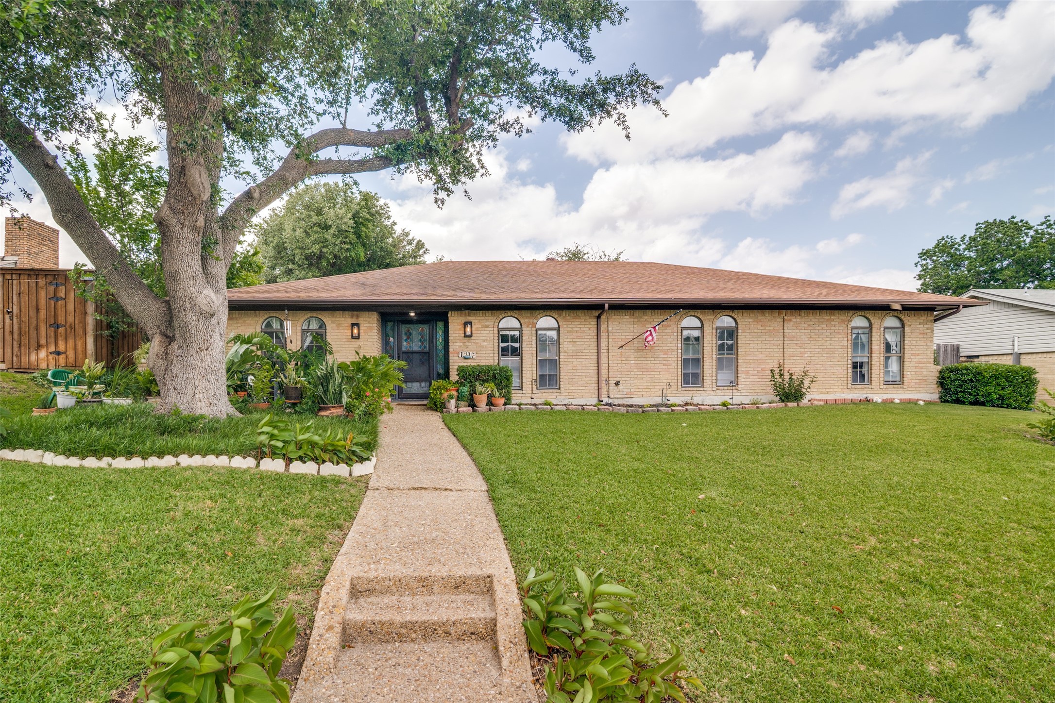 1217 Gardengate Circle Garland TX 75043