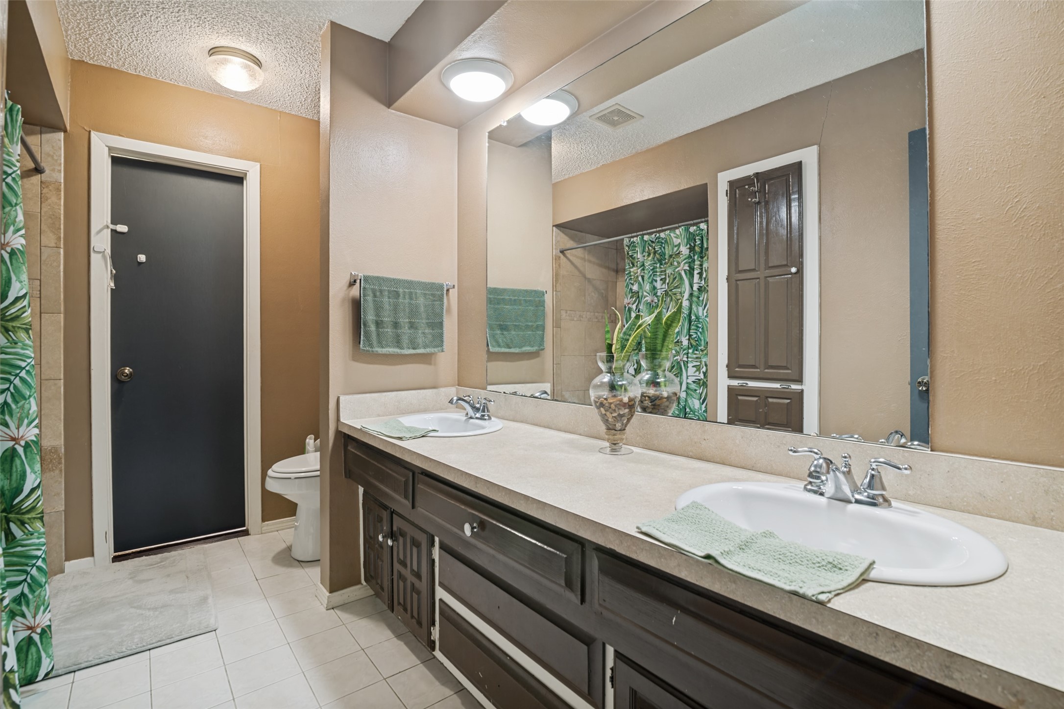 1217 Gardengate Circle Garland TX 75043