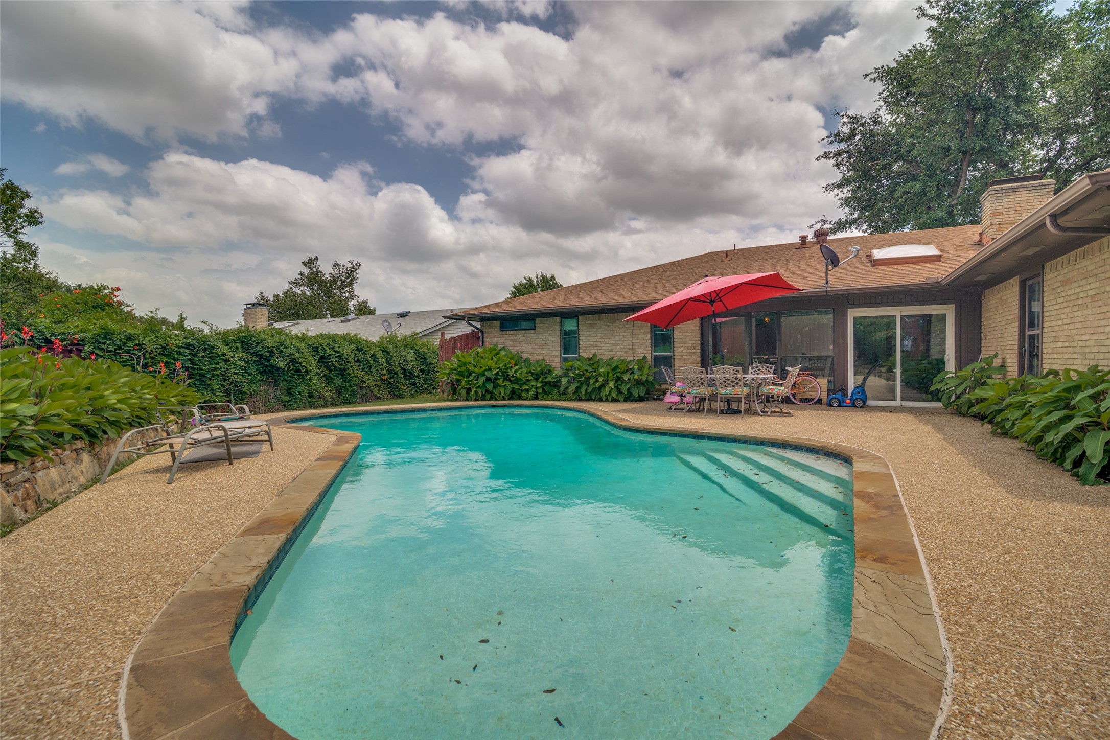 1217 Gardengate Circle Garland TX 75043